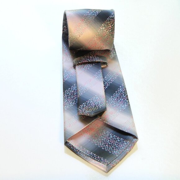 3 for/ $30 Vennetia Uomo Gradient Squares Pattern 60" Silk Designer Tie - Picture 3 of 6
